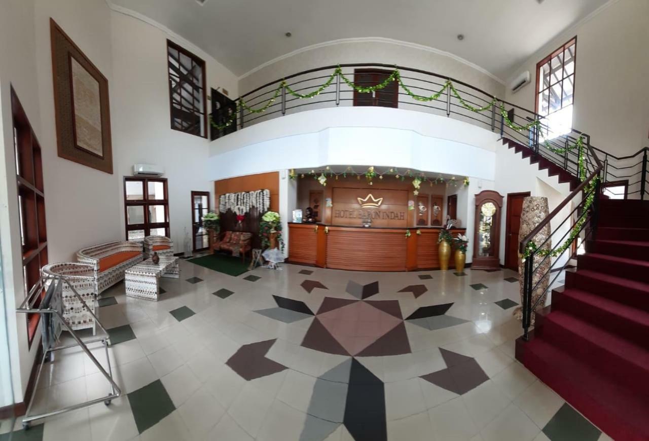 โรงแรมบารอนอินดาห์ Surakarta  ภายนอก รูปภาพ